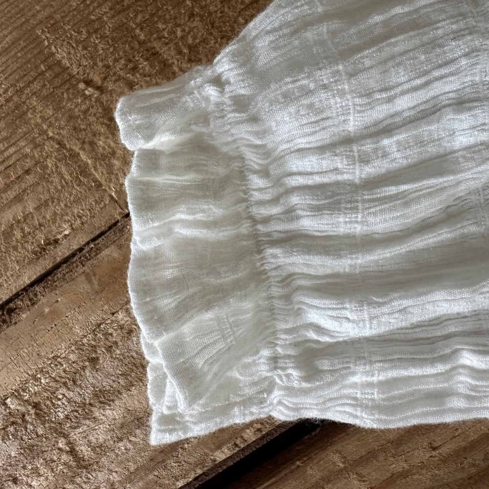 Grade & Gather White Textured Gauze Ruffle V-Neck Blouse Top Womens Medium - Picture 2 of 4